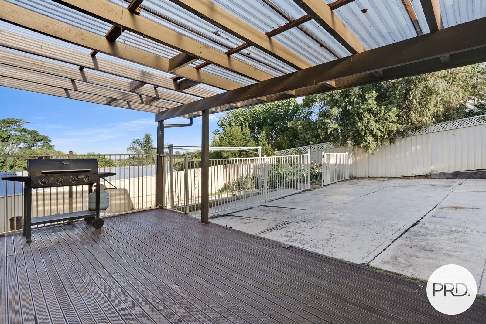 17 Wybalena Avenue KOONAWARRA 6