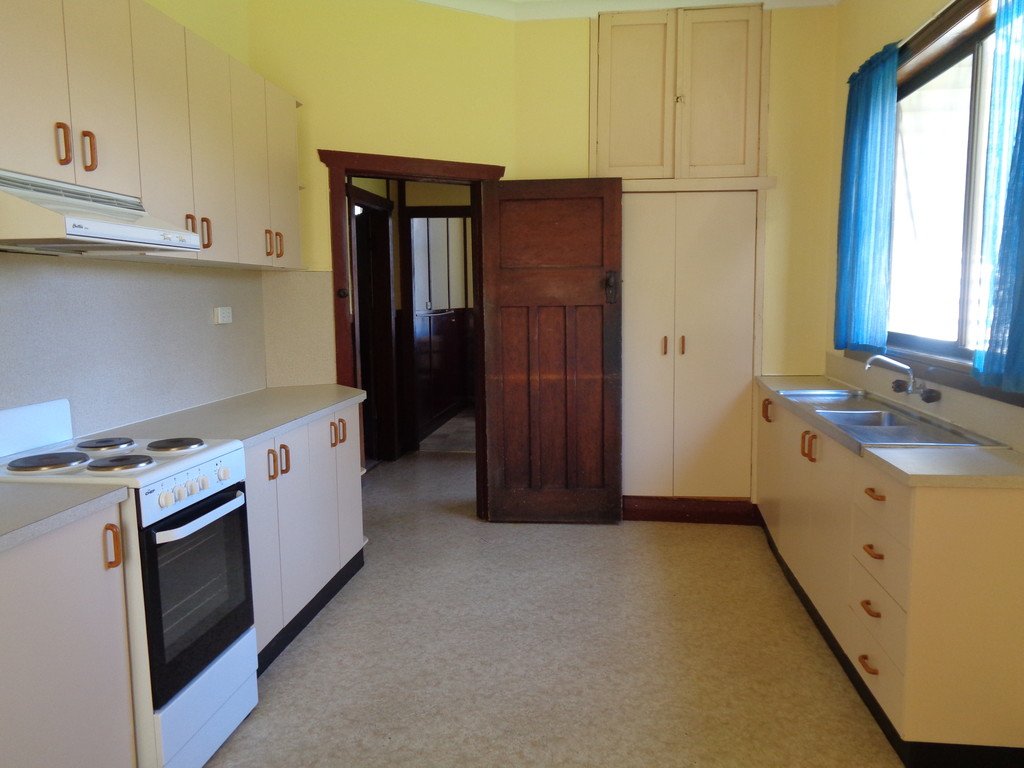 17 Wynyard Street TUMUT 2