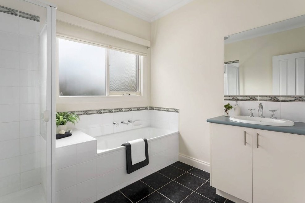 Real Estate and Property in 17 Yarralea Street , Alphington, VIC