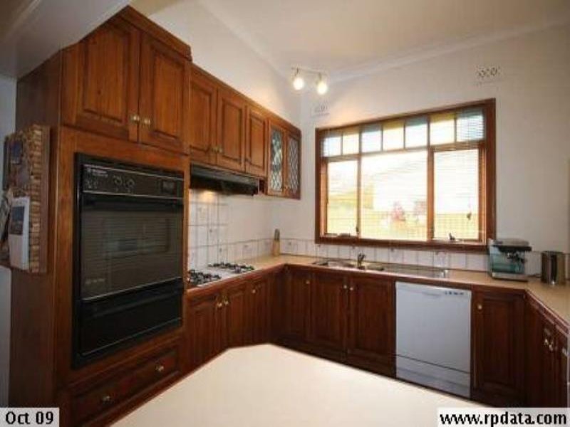 Gallery: 170 Francis Street