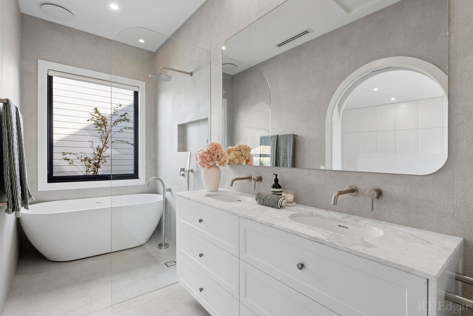 Real Estate and Property in 1/70 Mercer Street, Queenscliff, VIC