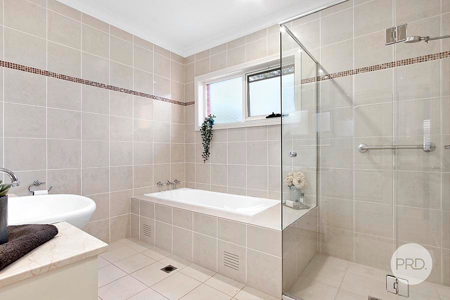 1/70 Oatley Avenue OATLEY 7