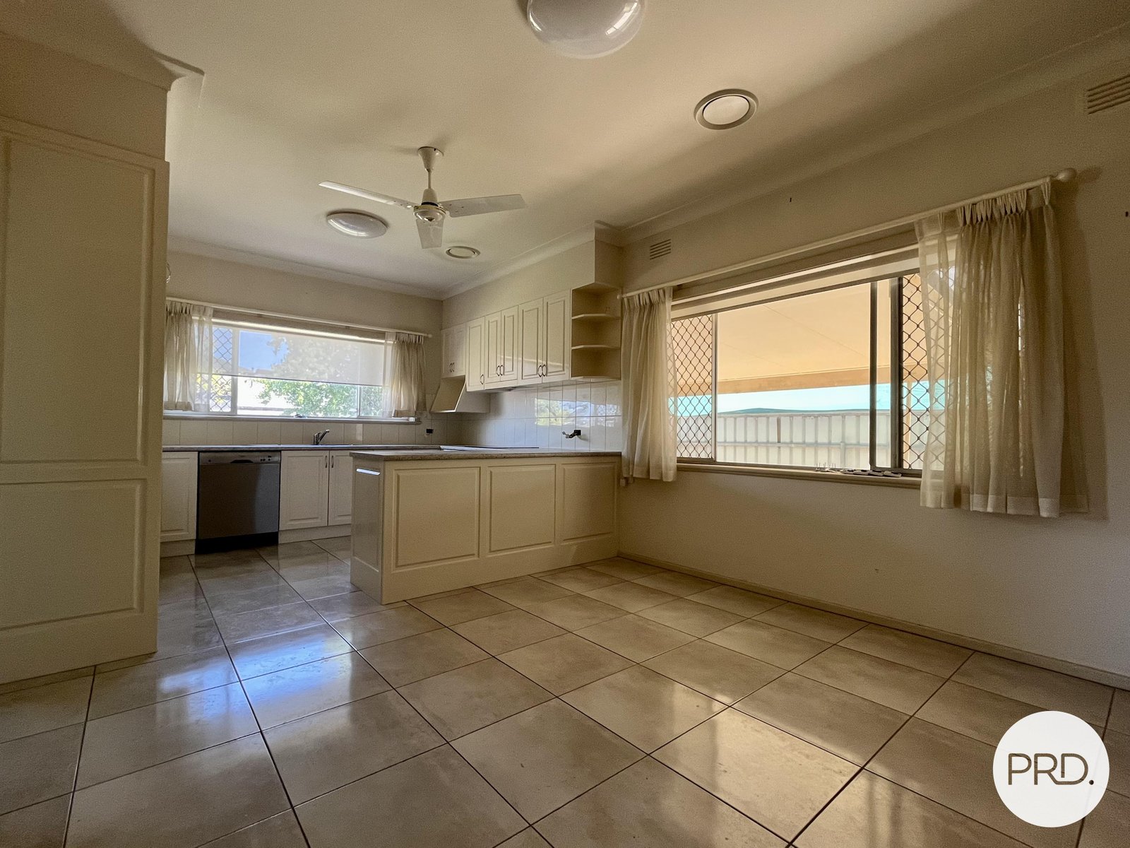 170 Plover Street NORTH ALBURY 4