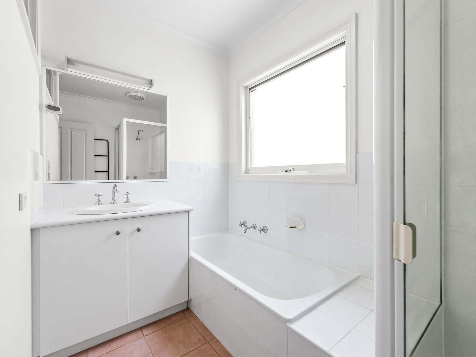 Gallery: 1/70 Raynes Park Road
