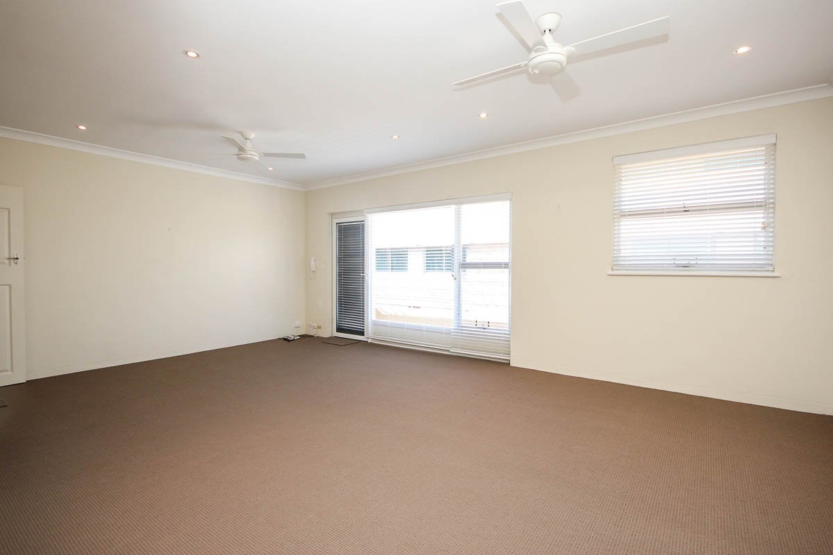 170 Russell Avenue DOLLS POINT 2