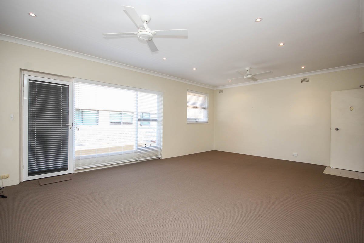 170 Russell Avenue DOLLS POINT 4