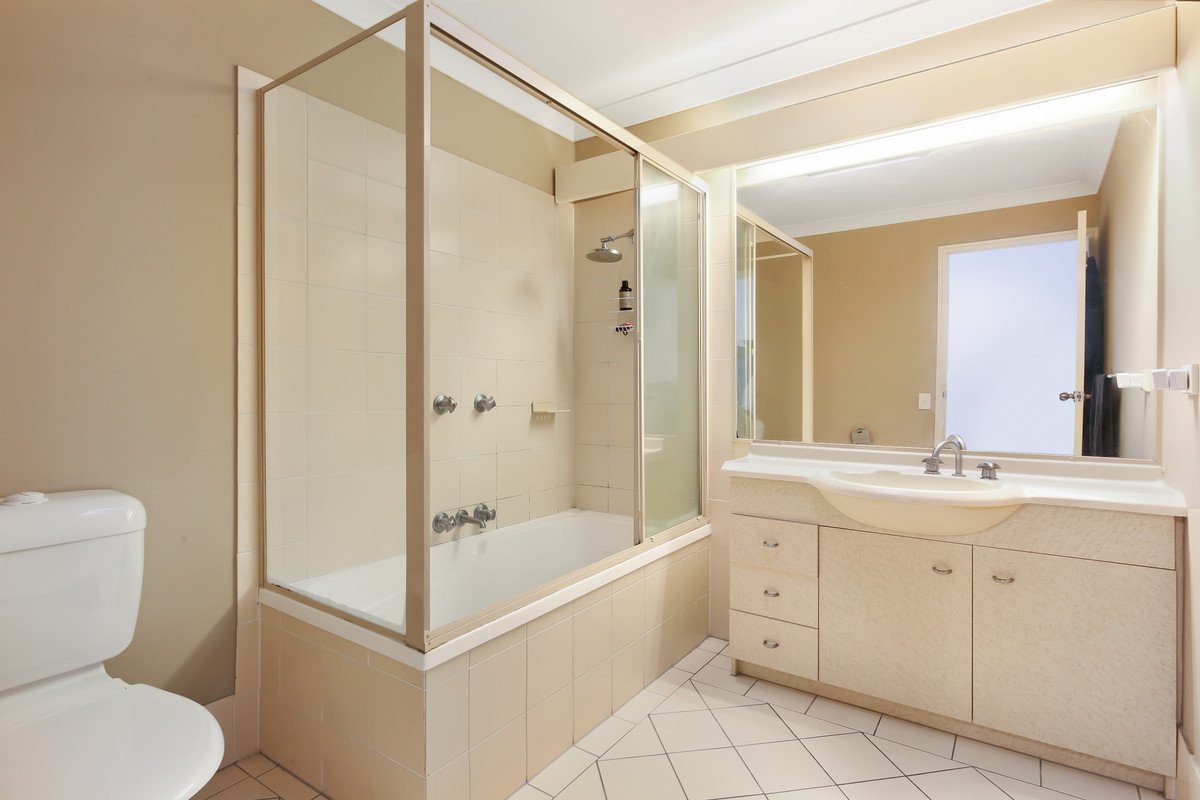 170/215 Cottesloe Drive Mermaid Waters 18