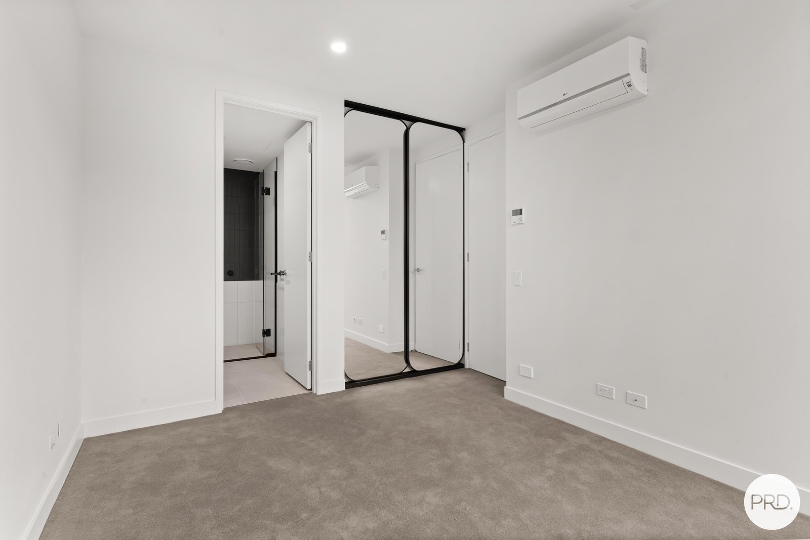 1707/138 Spencer Street MELBOURNE 8