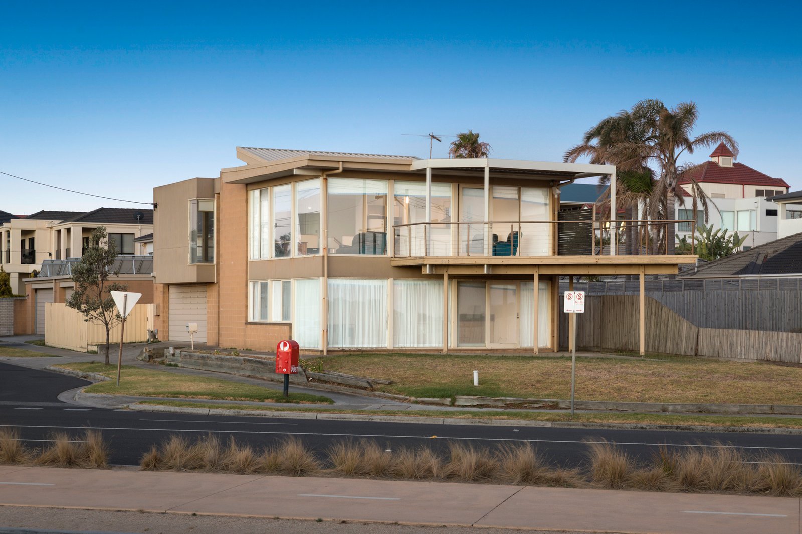 Gallery: 171 Beach Road