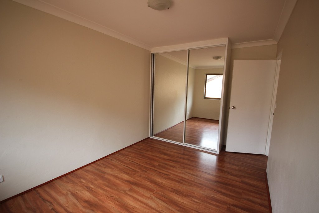 17/1 Carlton Parade CARLTON 4
