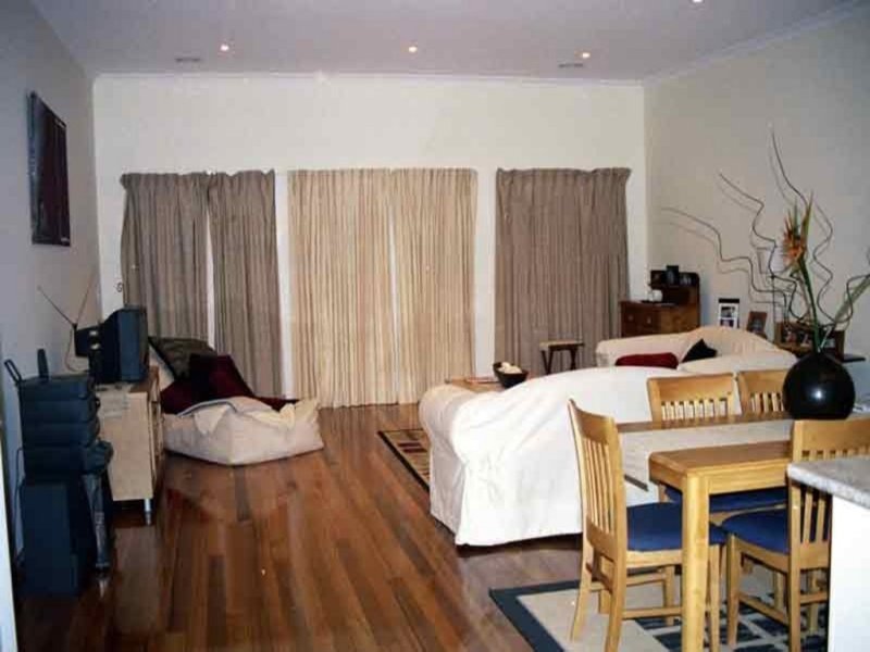 Gallery: 171 Chirnside Street