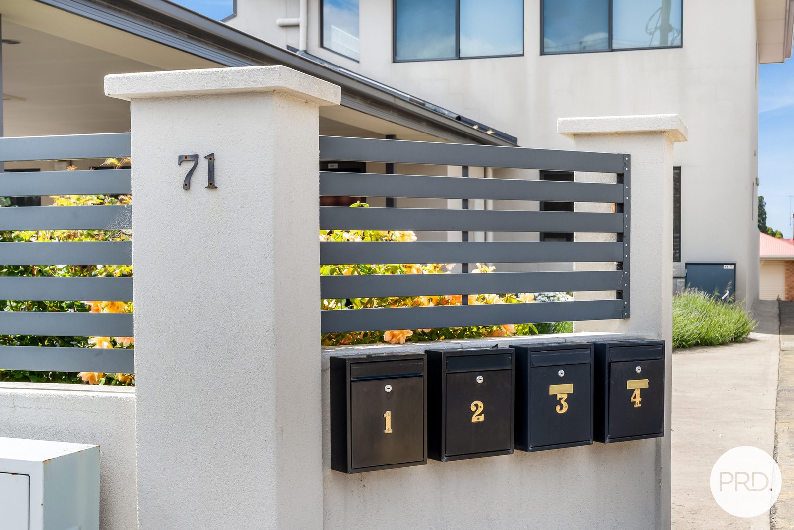 1/71 Giblin Street LENAH VALLEY 2