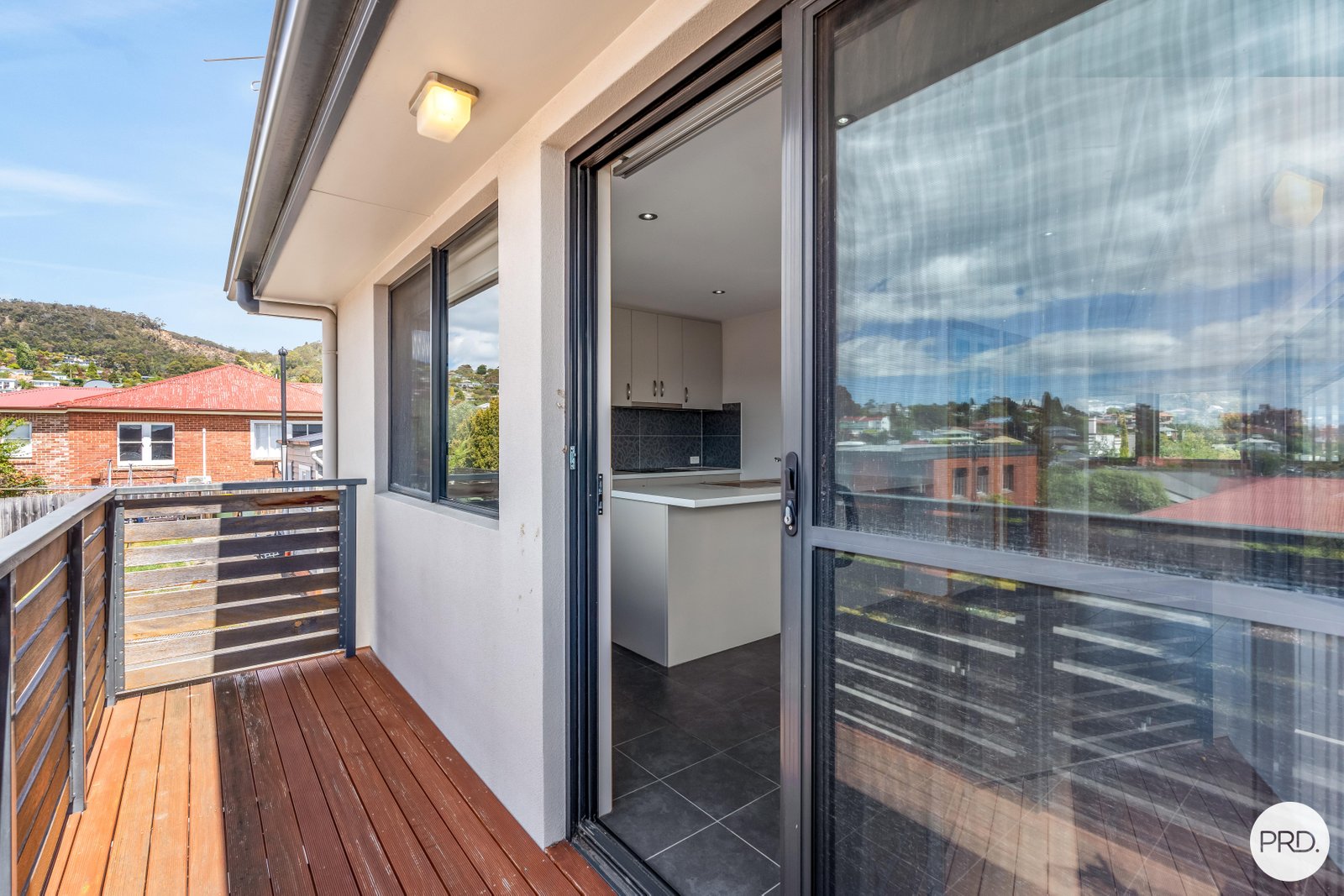1/71 Giblin Street LENAH VALLEY 10