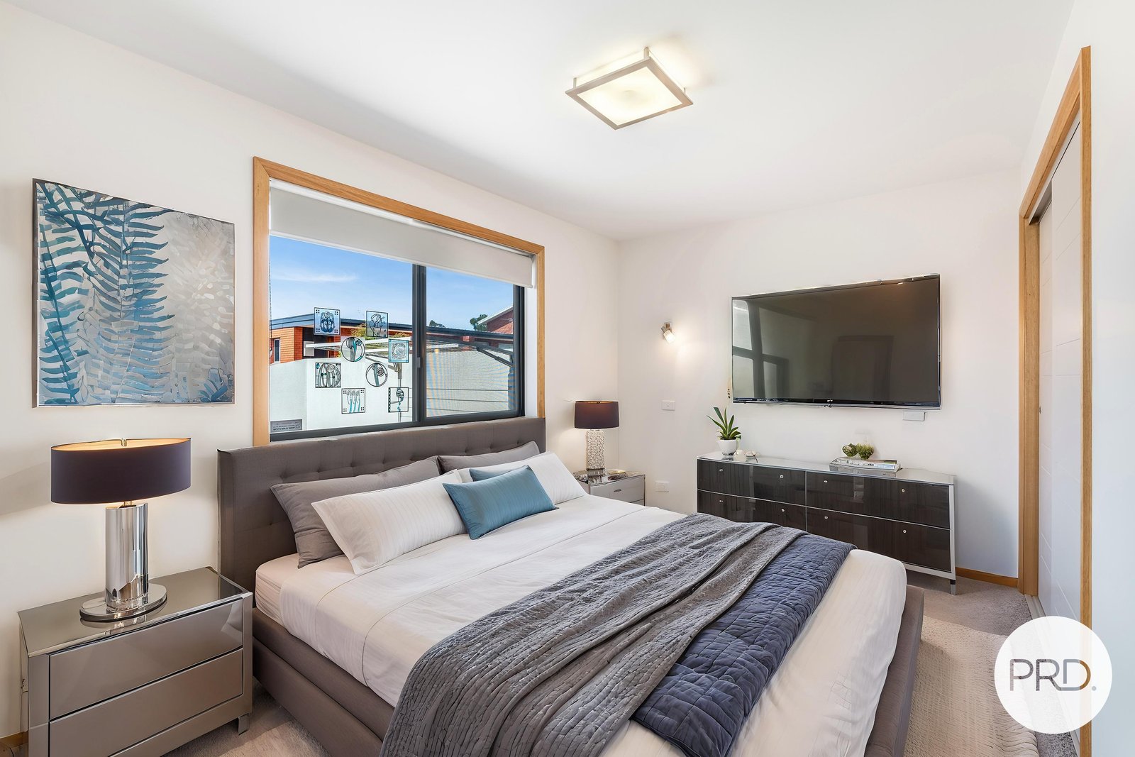 1/71 Giblin Street LENAH VALLEY 12