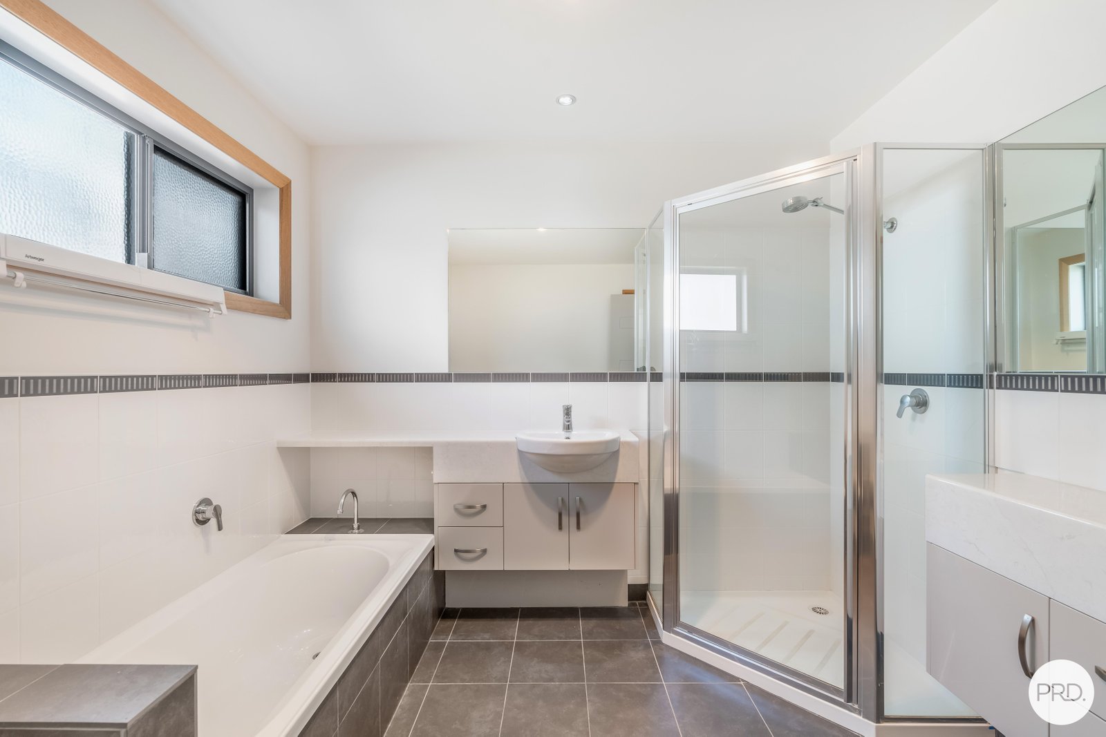 1/71 Giblin Street LENAH VALLEY 17