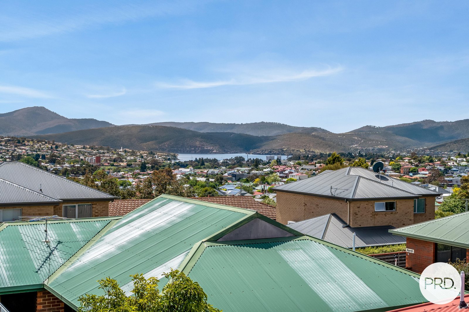 1/71 Giblin Street LENAH VALLEY 18