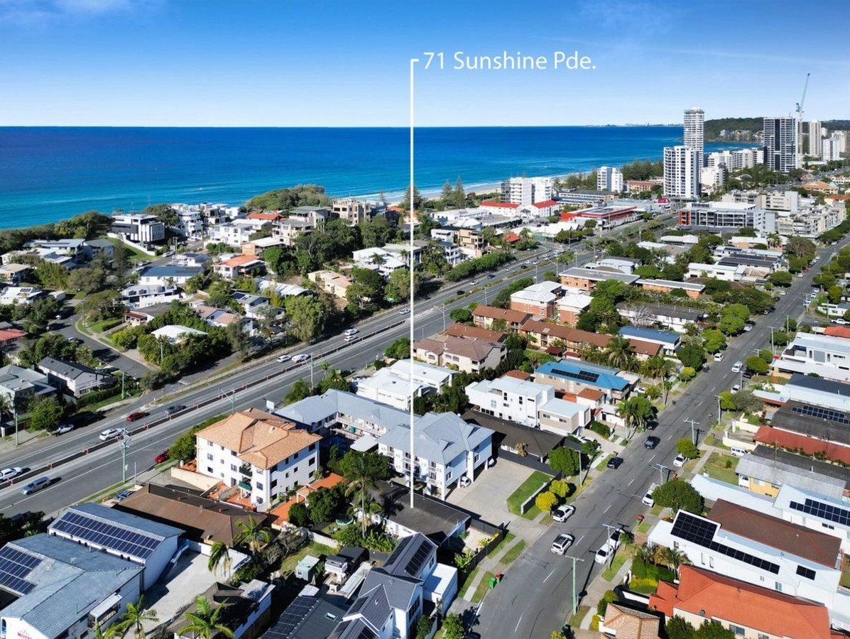 1/71 Sunshine Parade Miami 3