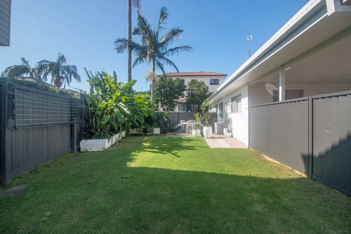 1/71 Sunshine Parade Miami 4