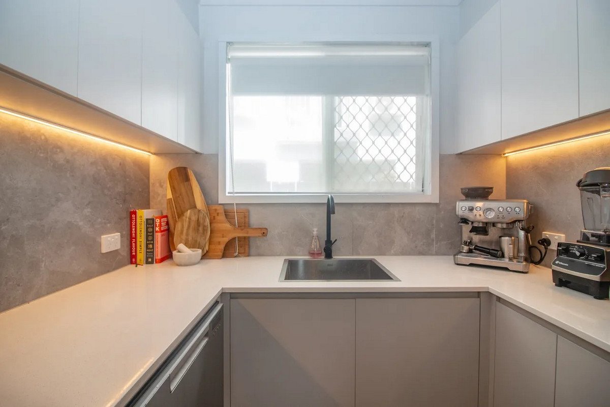 1/71 Sunshine Parade Miami 6