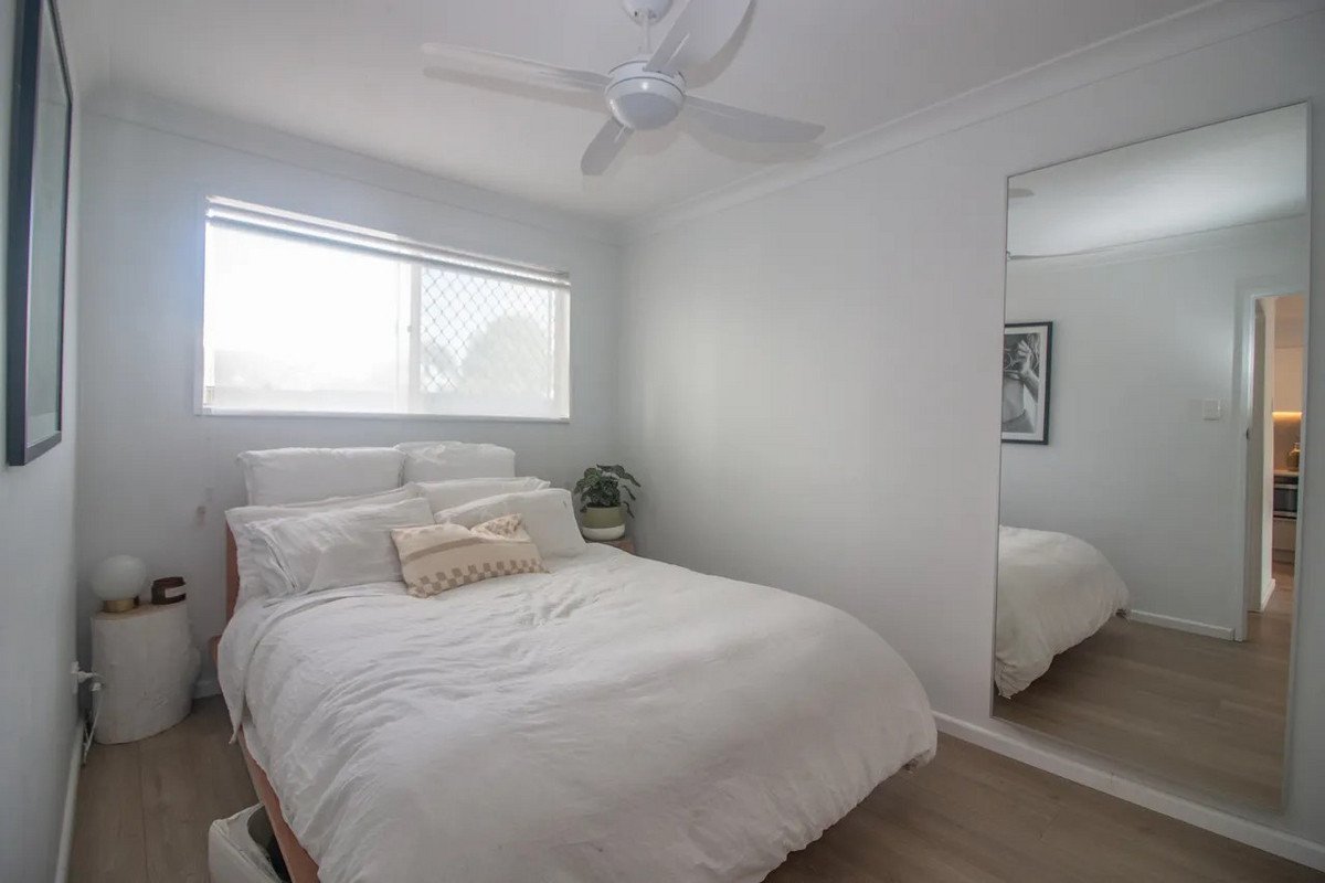 1/71 Sunshine Parade Miami 11