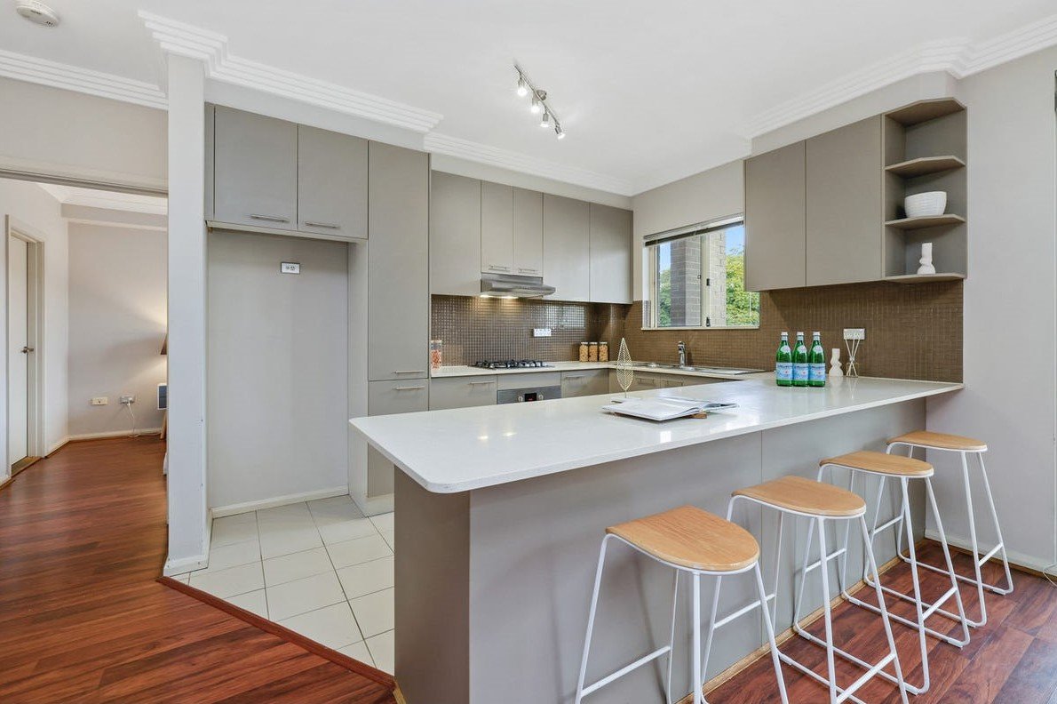 17/10-12 Grantham Street BURWOOD 2