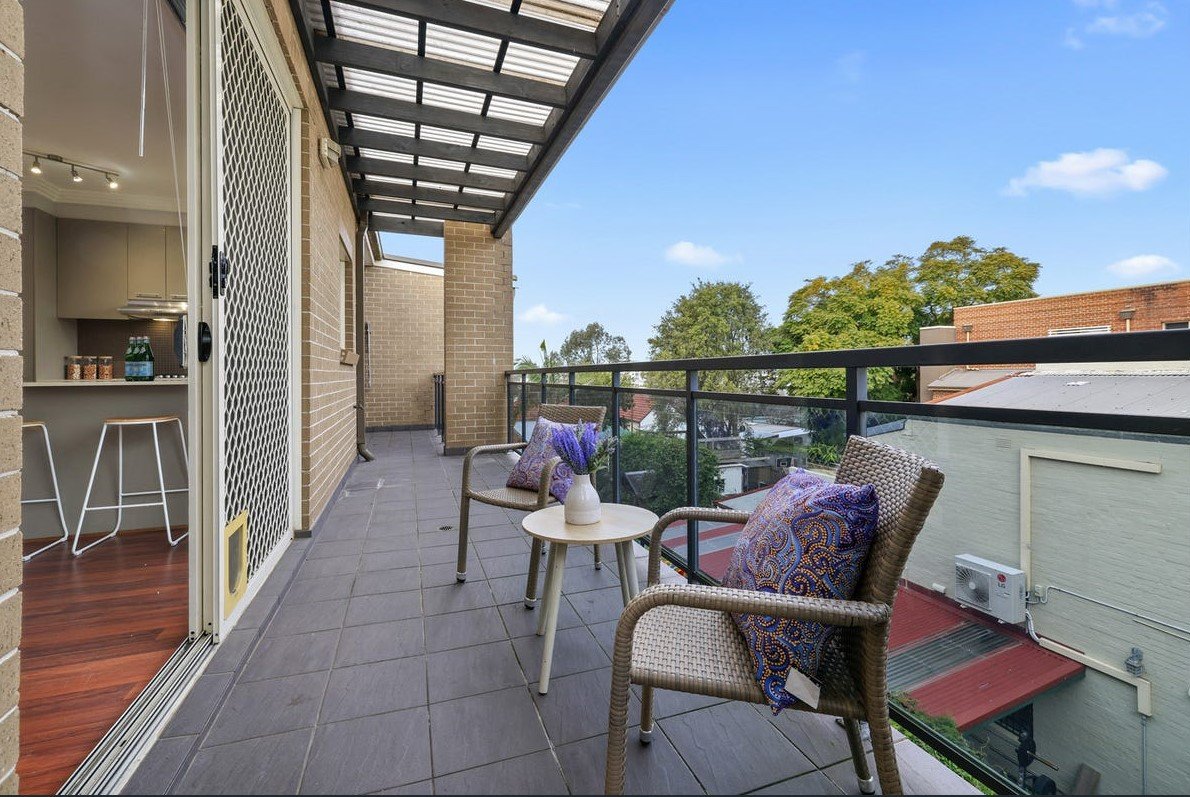 17/10-12 Grantham Street BURWOOD 8