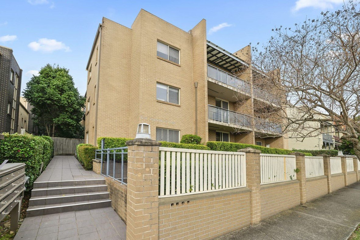 17/10-12 Grantham Street BURWOOD 10