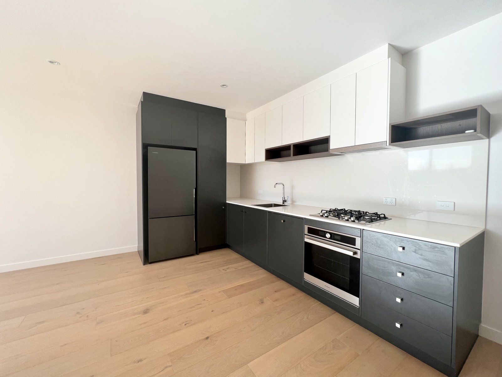 Gallery: 17/102 Colac Road