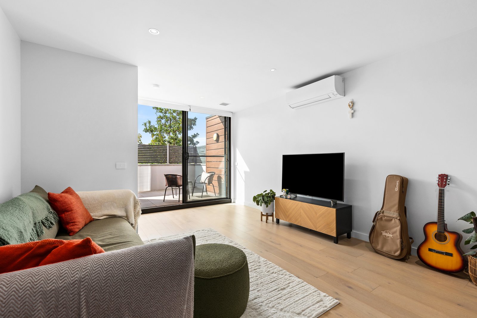 Gallery: 17/102 Colac Road