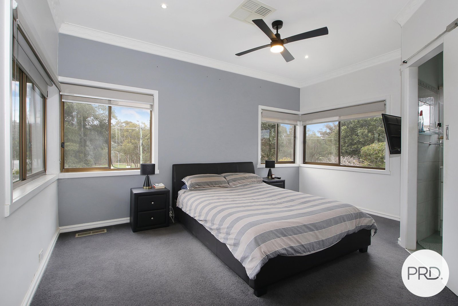 1/711 Centaur Road HAMILTON VALLEY 4