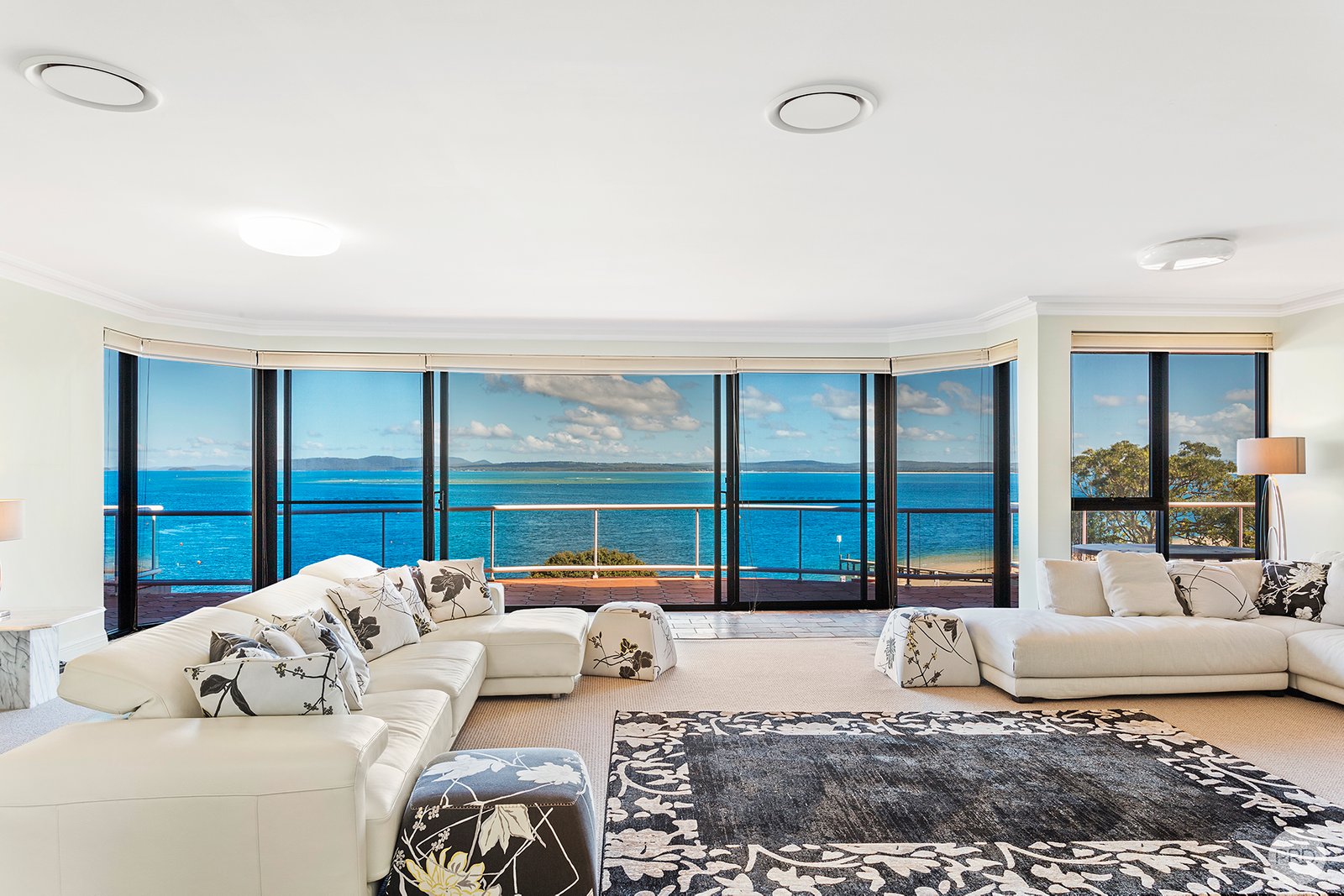 17/11 Columbia Close NELSON BAY 1