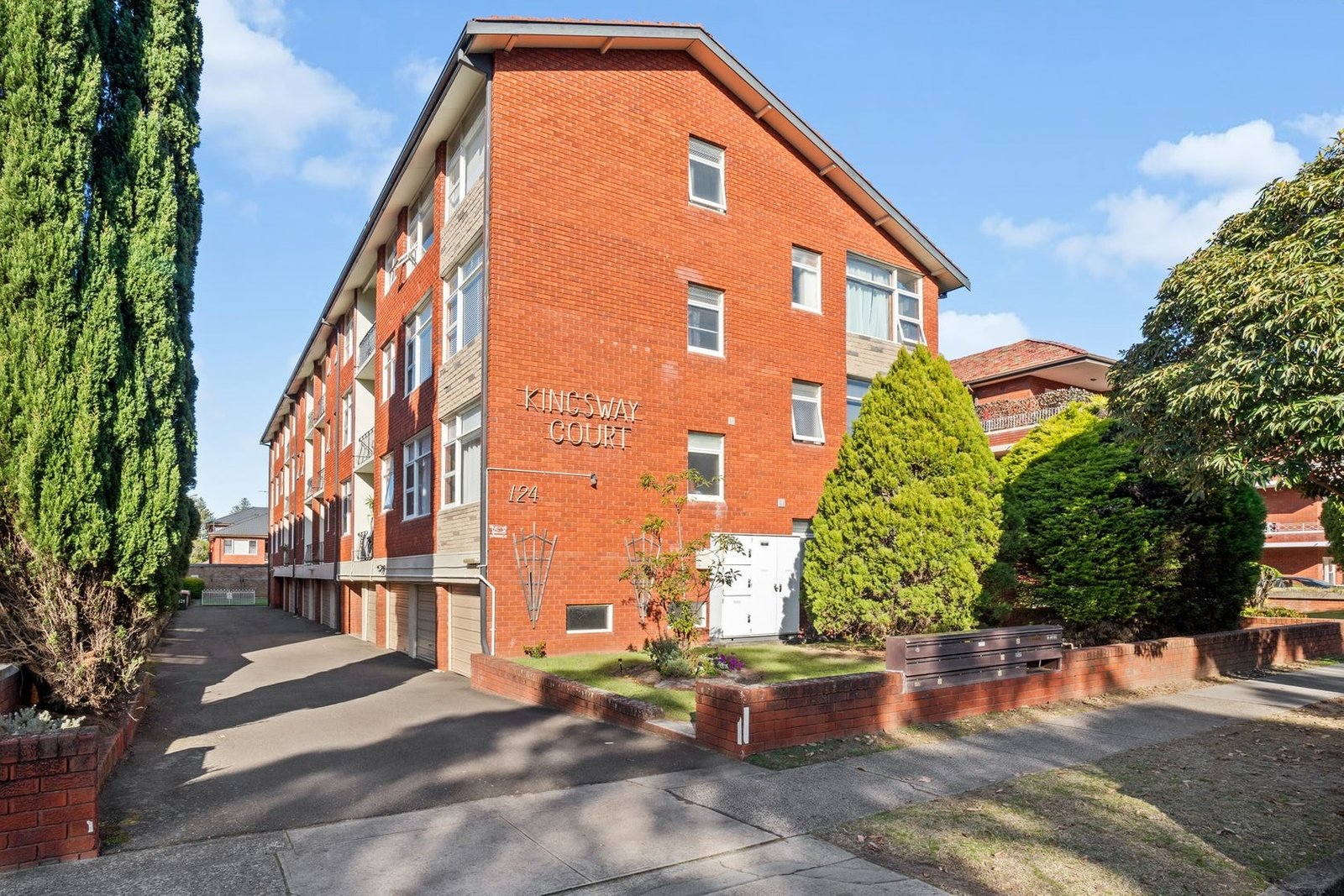 17/124 Chuter Avenue RAMSGATE BEACH 2