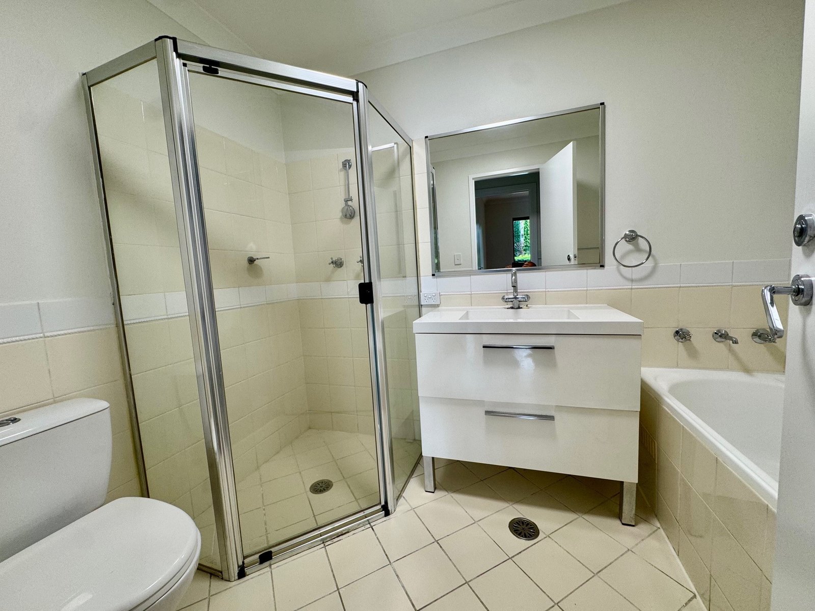 17/14 Morgan Street BOTANY 5