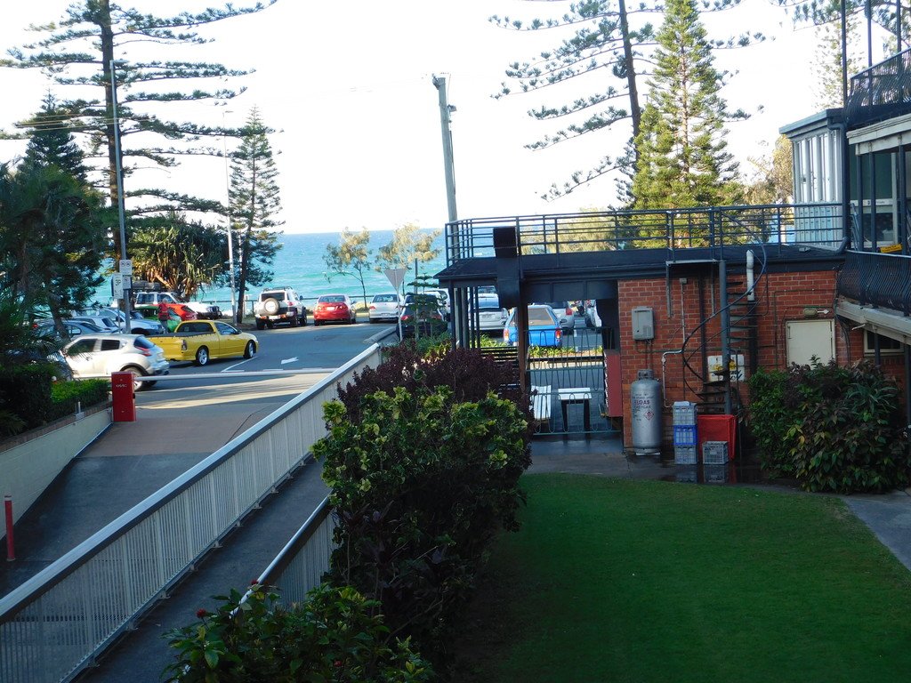 17/14 The Esplanade "Bamboo Court" Esplanade BURLEIGH HEADS 8