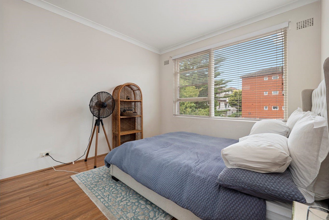 17/154-156 Chuter Avenue SANS SOUCI 4