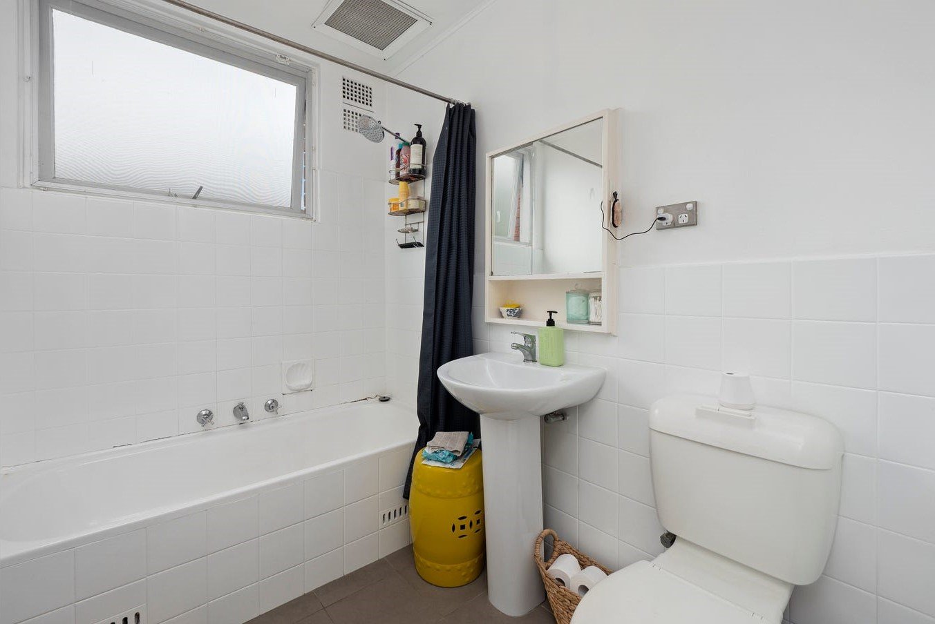 17/154-156 Chuter Avenue SANS SOUCI 5