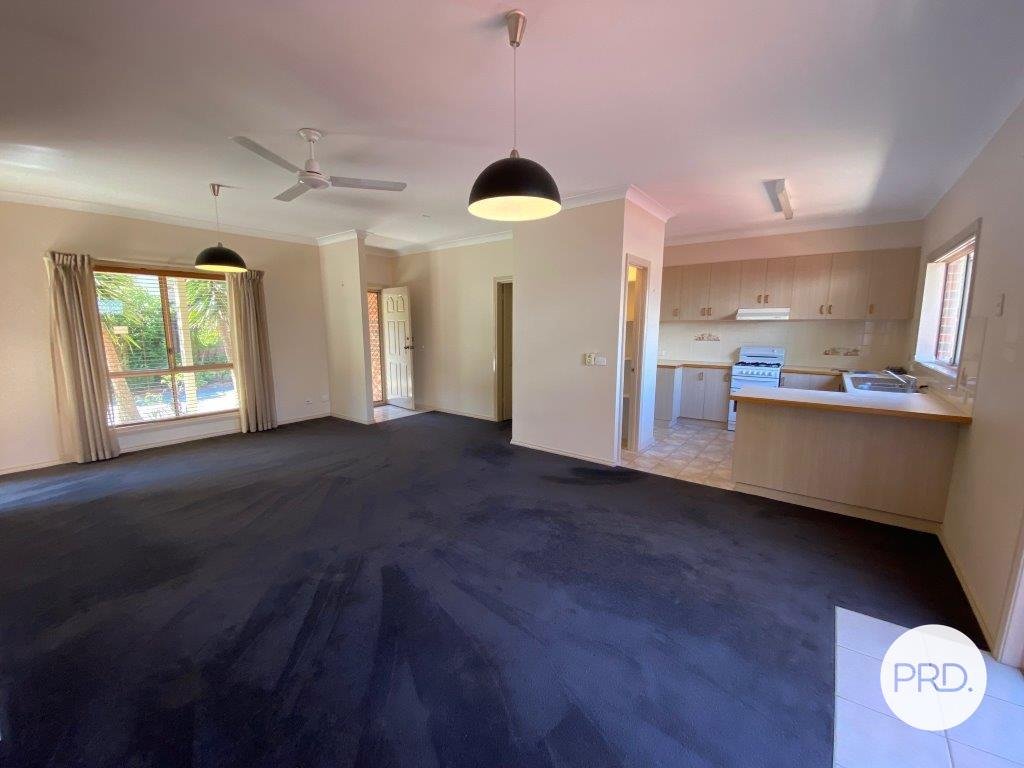 1/718 Jones Street ALBURY 3