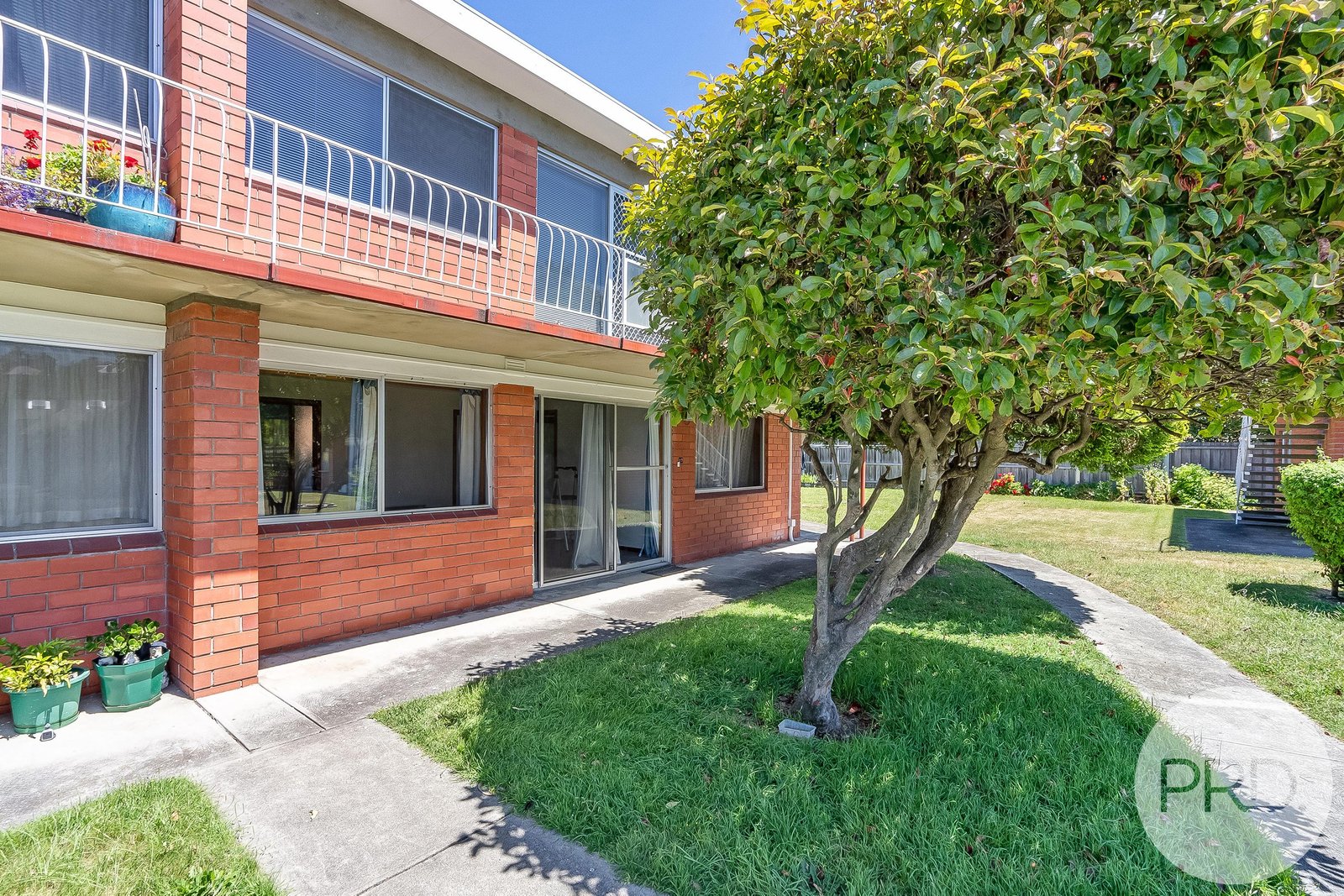 17/19 Queen Street SANDY BAY 1