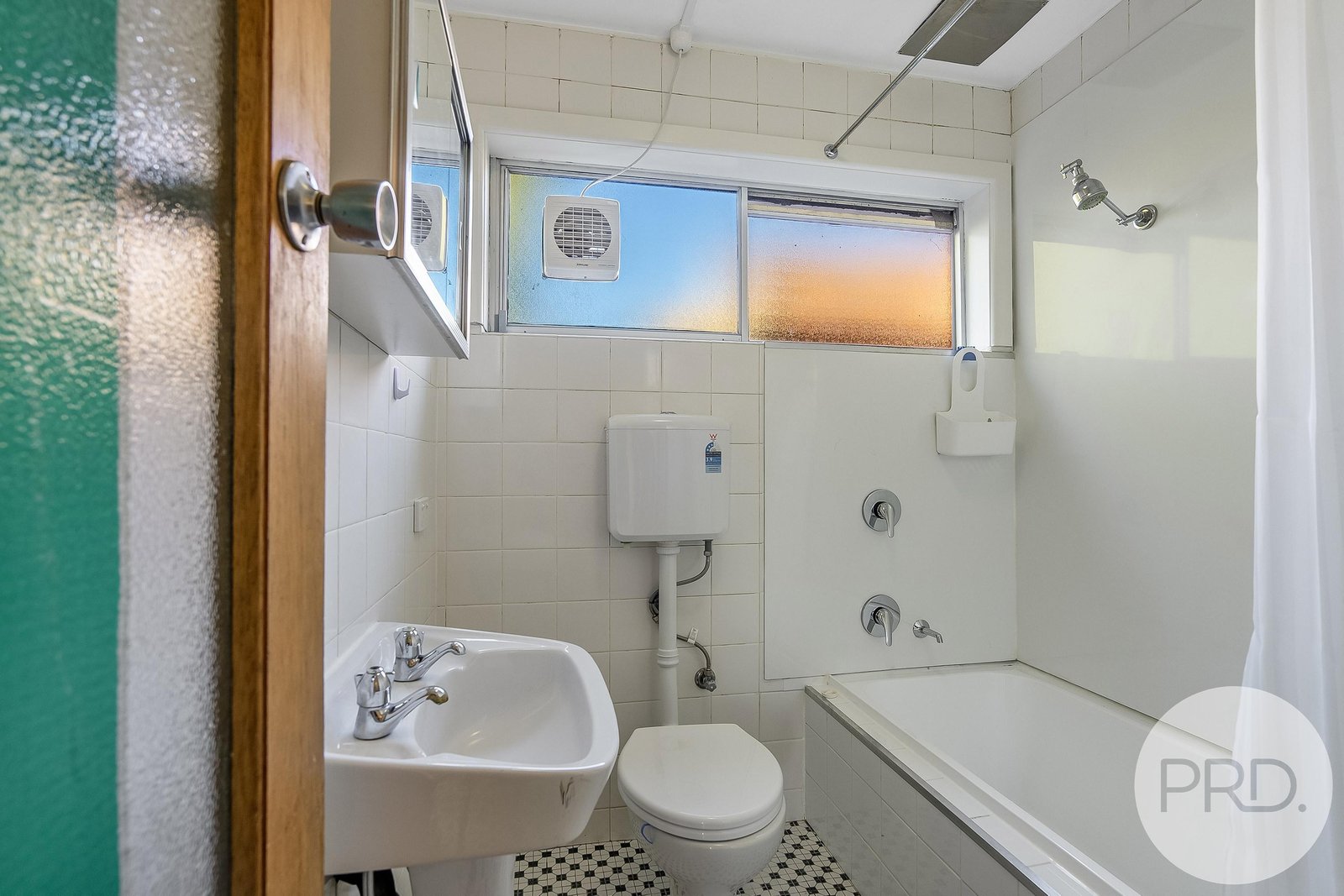 17/19 Queen Street SANDY BAY 5