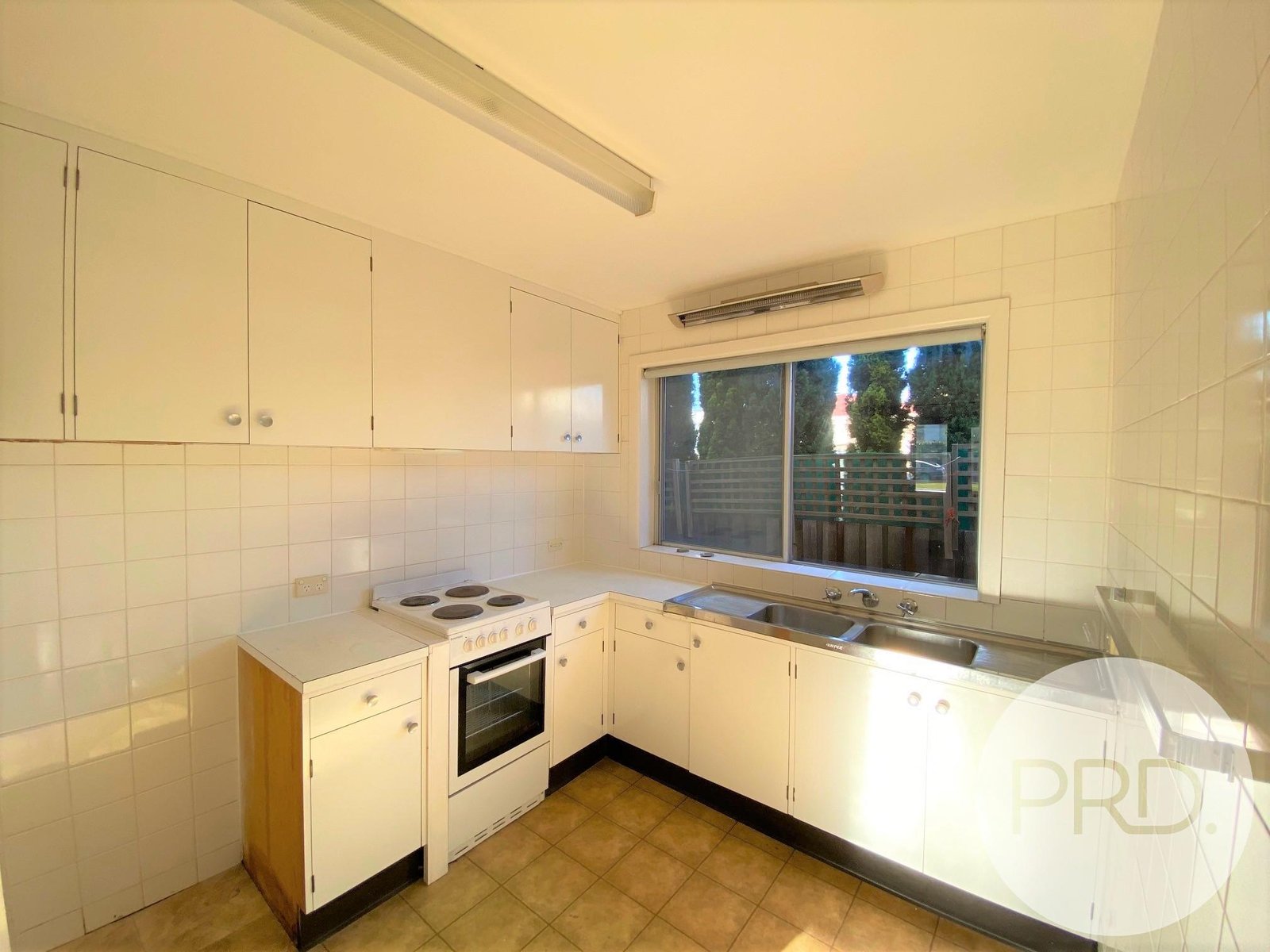 17/19 Queen Street SANDY BAY 2