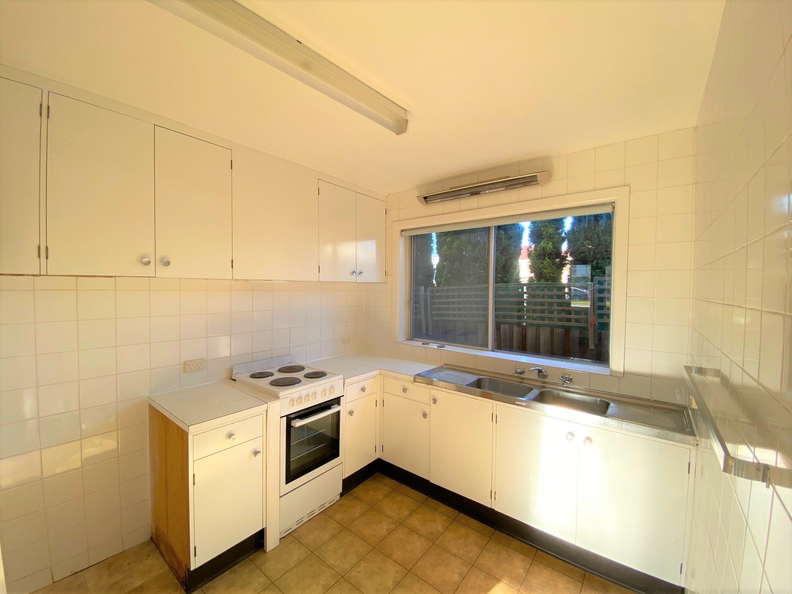 17/19 Queen Street SANDY BAY 2