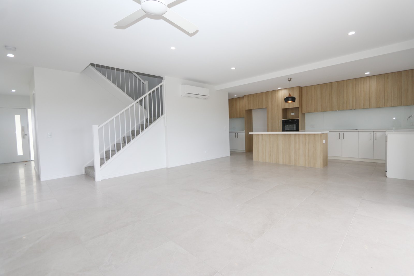17/19 Sunrise Court MERRIMAC 5