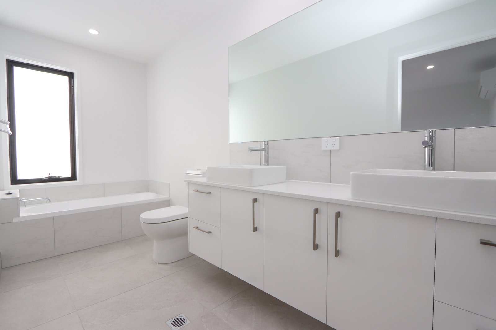 17/19 Sunrise Court MERRIMAC 14