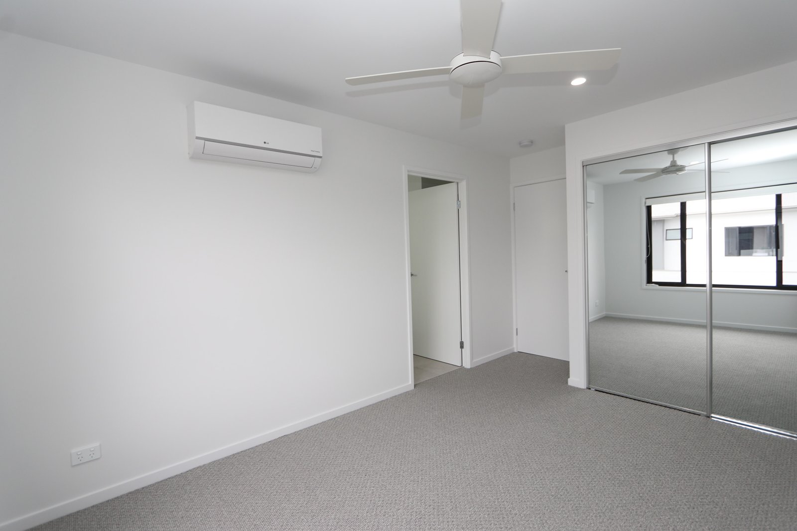 17/19 Sunrise Court MERRIMAC 16