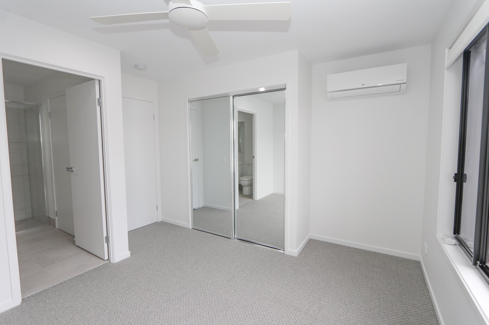 17/19 Sunrise Court MERRIMAC 18