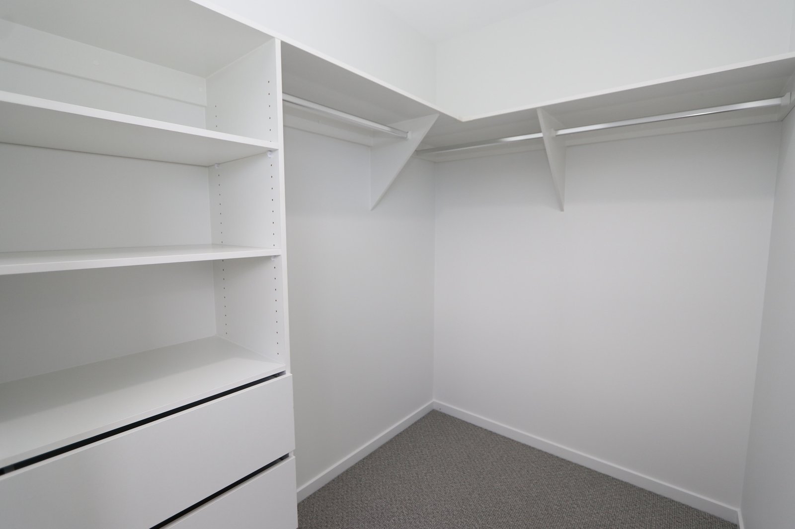 17/19 Sunrise Court MERRIMAC 21