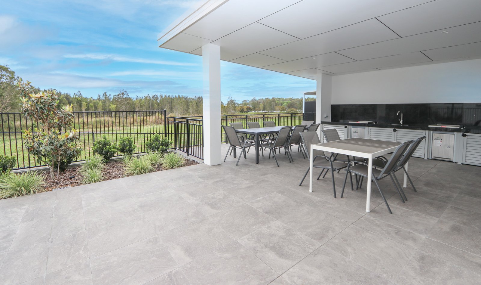 17/19 Sunrise Court MERRIMAC 23