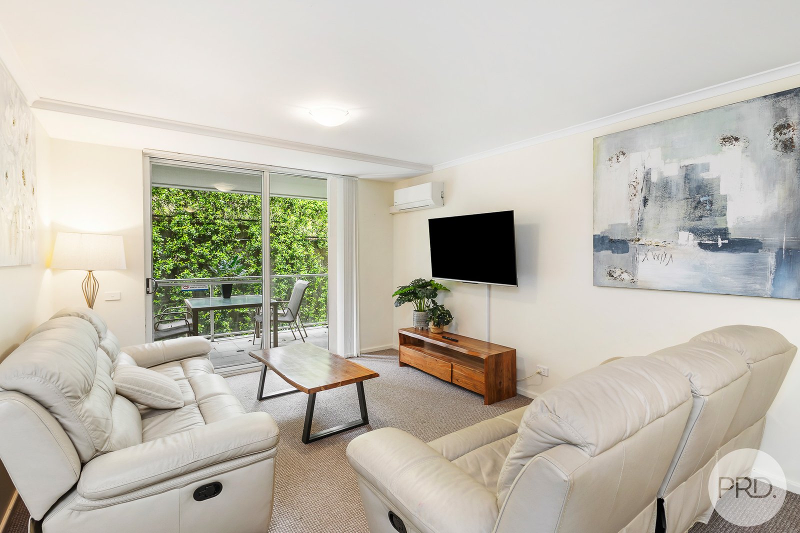 17/1a Tomaree Street,  NELSON BAY 4