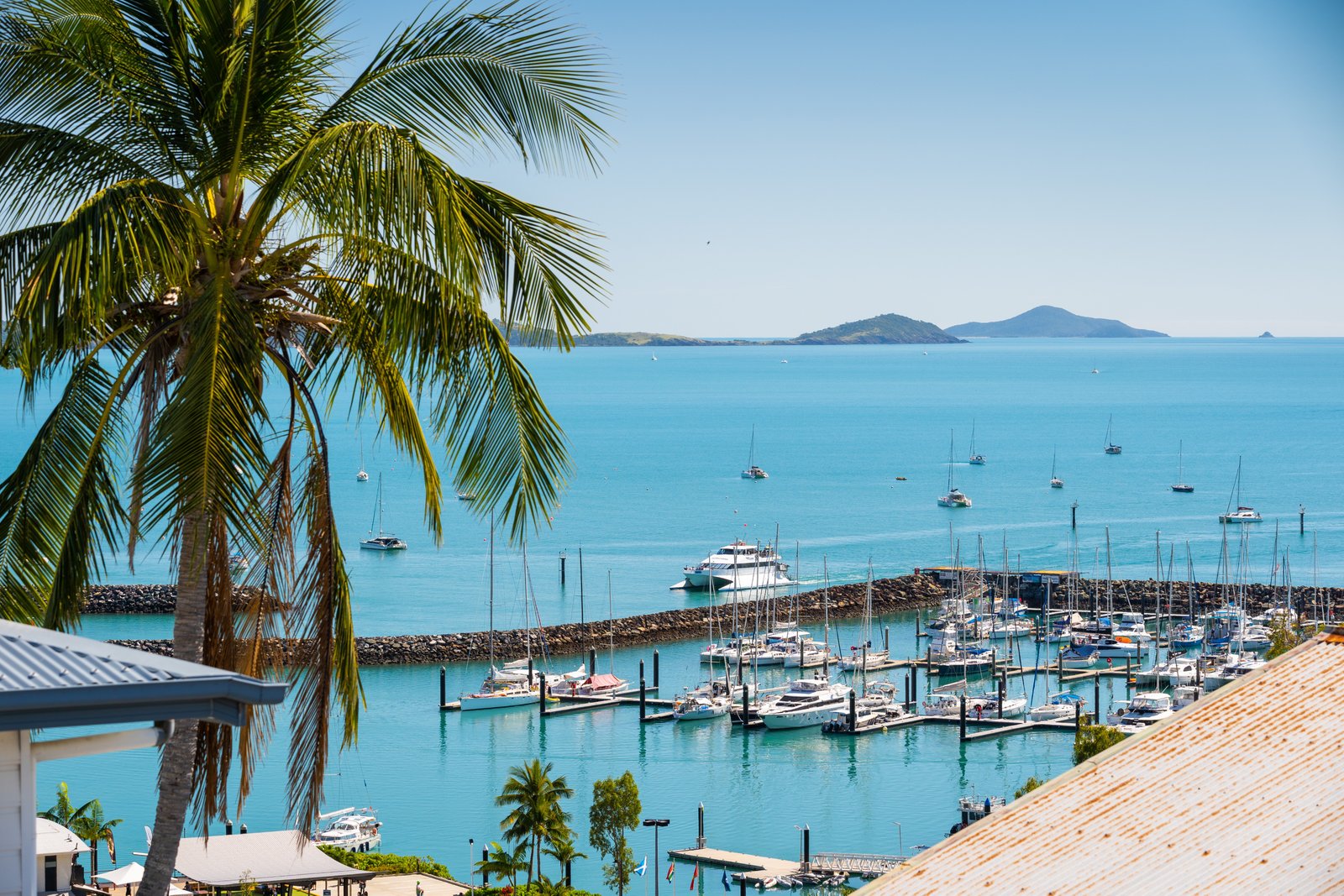 17/2 Lewis Street AIRLIE BEACH 1