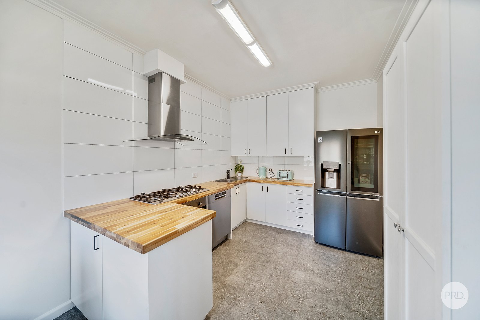 172 Mackenzie Street West  GOLDEN SQUARE 4